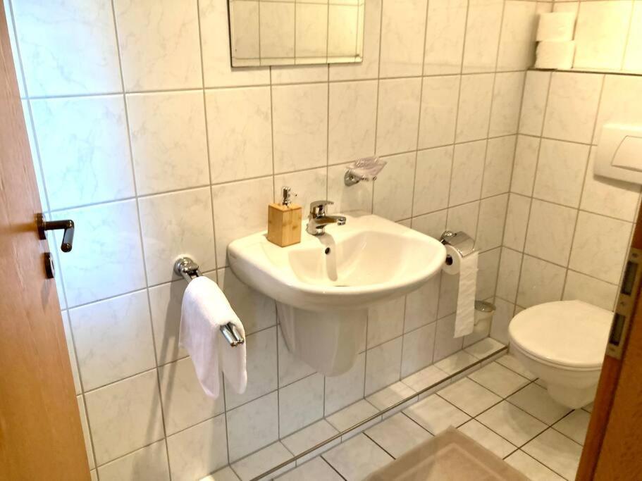 Helle Wohnung Mit Wintergarten - Nahe Ruhrgebiet Und Freizeitpark Movie Park Bottrop Dış mekan fotoğraf